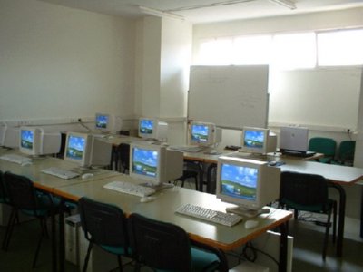 AULA ORDENADORES EMPLEADOS y PERSONAL DESPACHOS