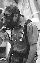 Colocacin de un equipo de respiracin autnomo (7)