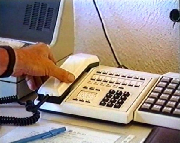 TELEFONO 10