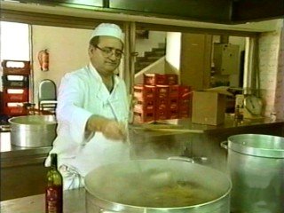 TRABAJADOR COCINERO