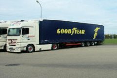 GOOD YEAR  IMAGEN FOTOGRAFIA