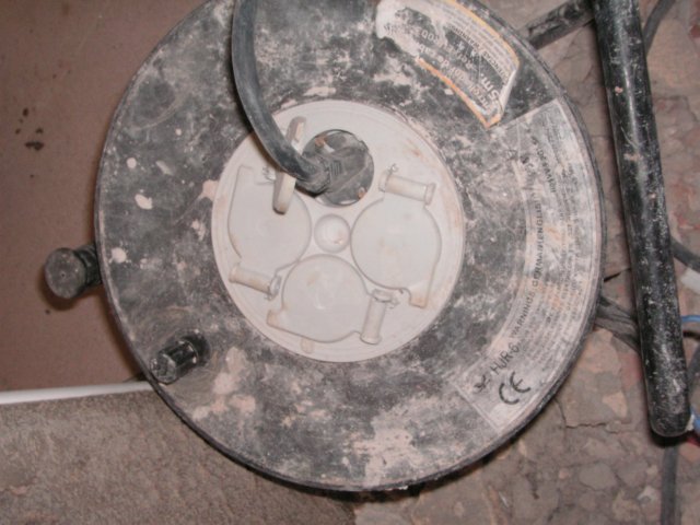ALARGADOR 01 RIESGO ELECTRICO