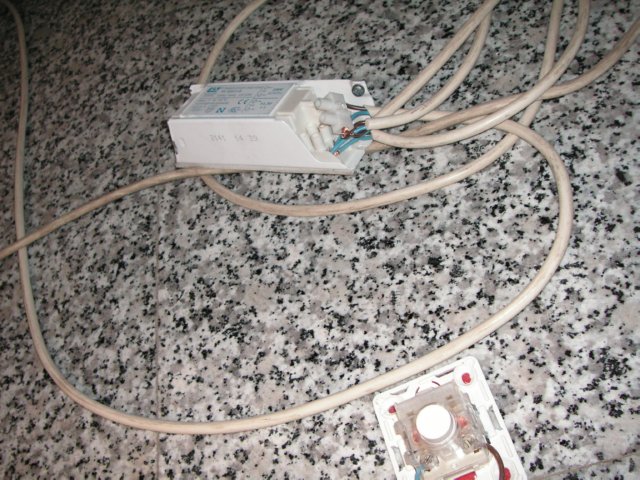 CABLES RIESGO ELECTRICO
