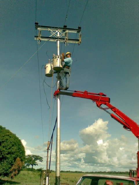 X ALTURA RIESGO ELECTRICO