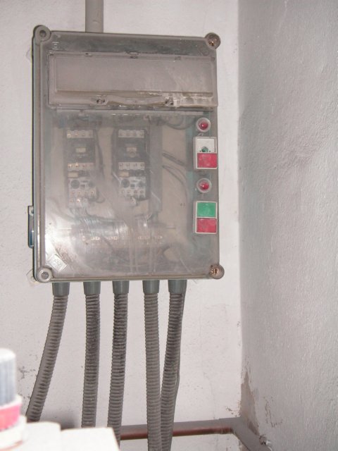 X ELECTR (2) RIESGO ELECTRICO