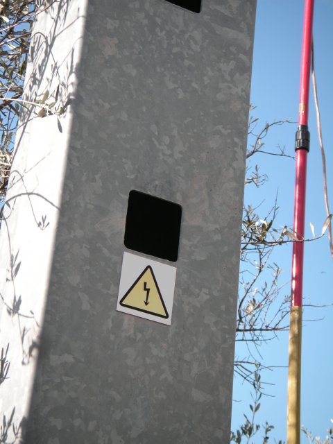 X POSTE RIESGO ELECTRICO