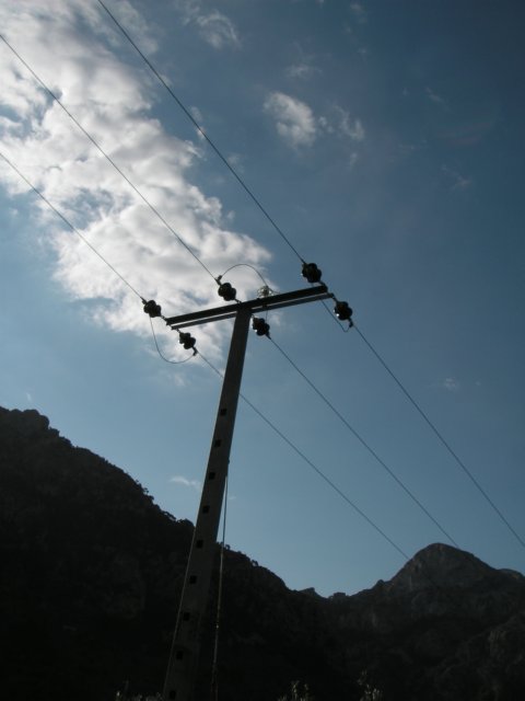 X TENDIDO RIESGO ELECTRICO