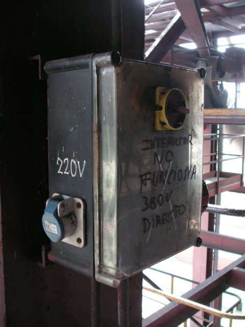 x electicidad (10) RIESGO ELECTRICO