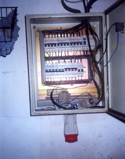 x electicidad (29) RIESGO ELECTRICO