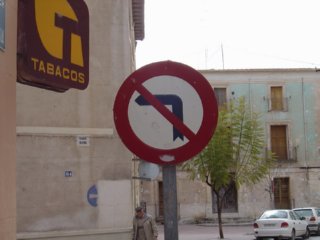 PROHIBIDO IR AL ESTANCO  TRABAJO Y CIRCULACION