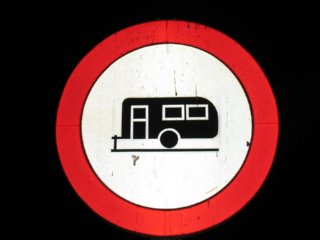 PROHIBIDO PARKING CARAVANAS  TRABAJO Y CIRCULACION