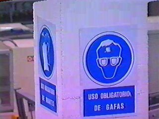 USO OBLIGATORIO GAFAS  TRABAJO Y CIRCULACION