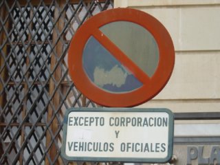 VEHICULOS OFICIALES  TRABAJO Y CIRCULACION