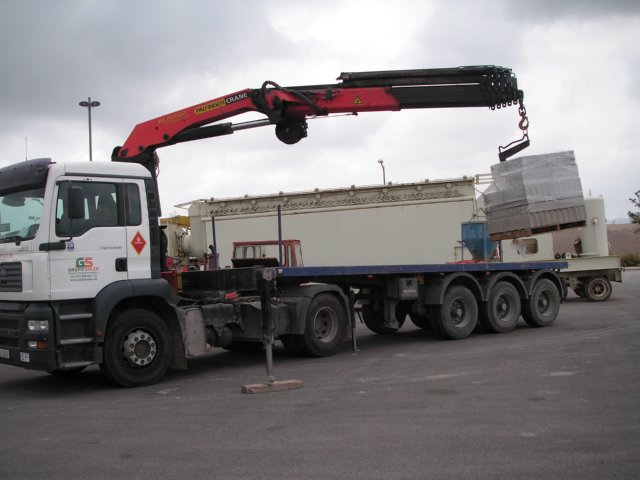 AUTOCAMION GRUA  BARCOS AVIONES