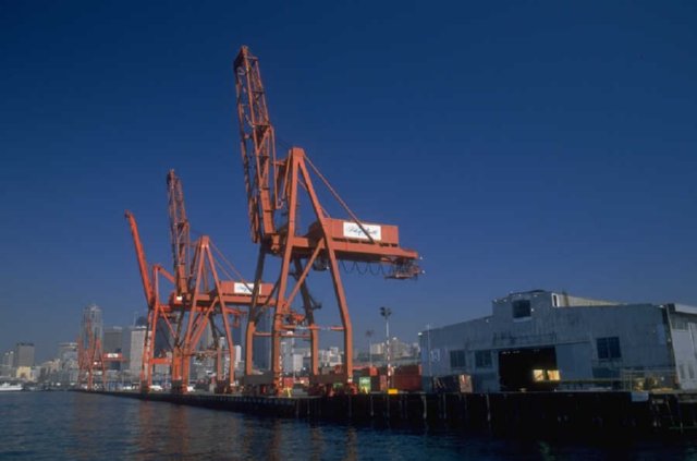 GRUAS PUERTO  BARCOS AVIONES